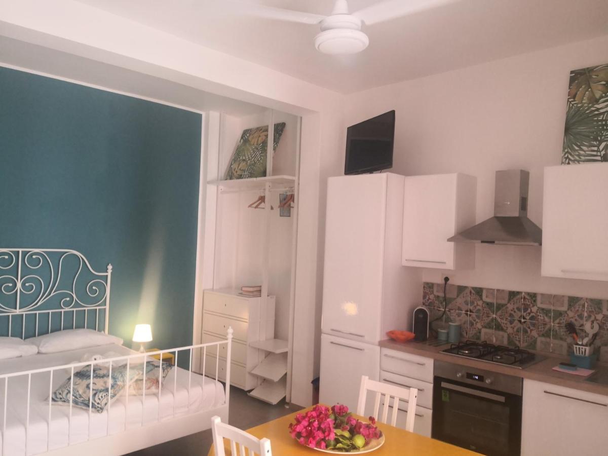 Casa Vacanze Gloria Кастеламаре дел Голфо Стая снимка