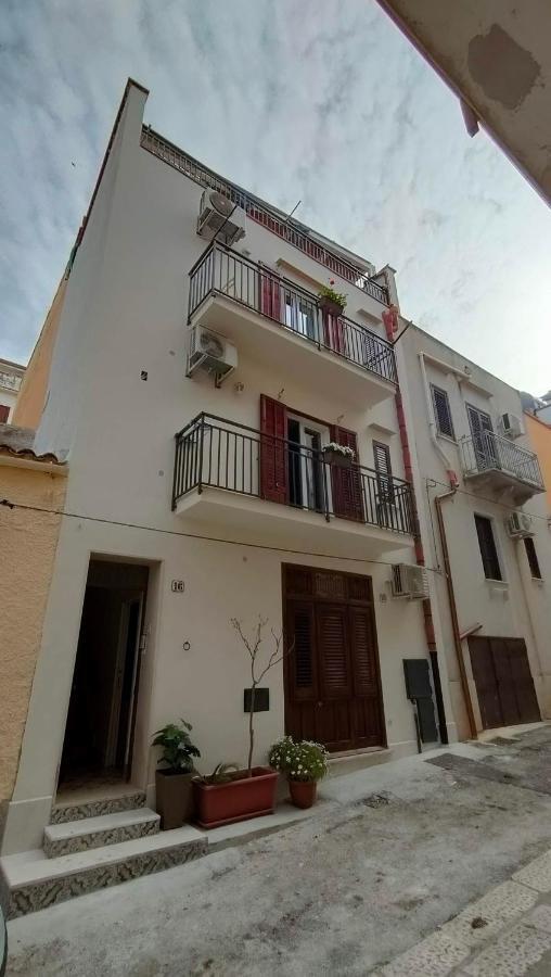 Casa Vacanze Gloria Кастеламаре дел Голфо Екстериор снимка