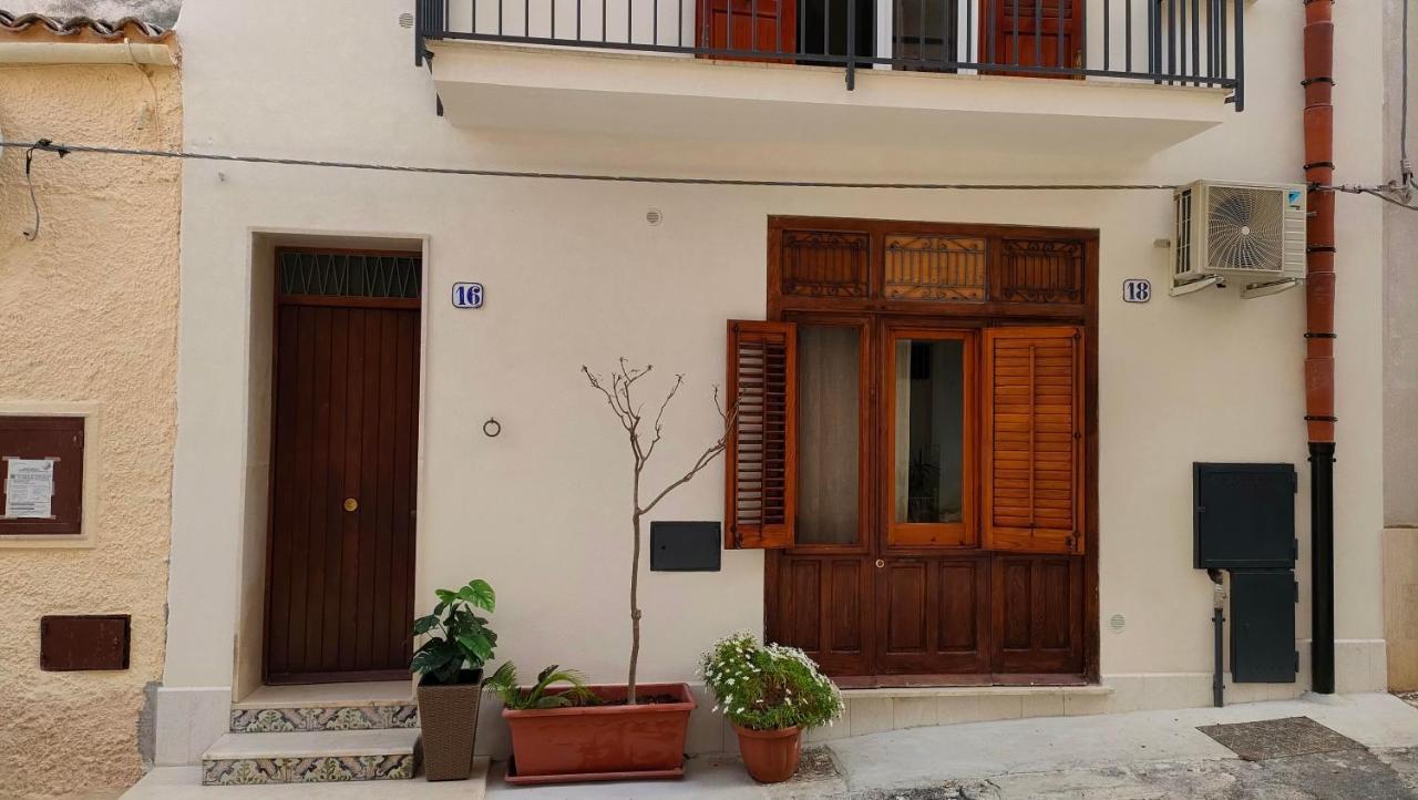 Casa Vacanze Gloria Кастеламаре дел Голфо Екстериор снимка