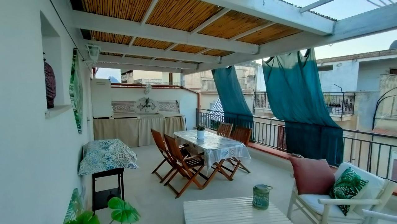 Casa Vacanze Gloria Кастеламаре дел Голфо Екстериор снимка